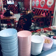 เจ้หยัดข้าวต้ม & ก๋วยจั๊บญวน