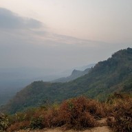 ม่อนเคียงดาว