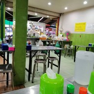 สุดาข้าวมันไก่ สำเหร่(ตากสิน17)