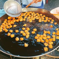 น้องแฝดทอดมันหน่อกะลาเกาะเกร็ด