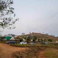 ม่อนเคียงดาว