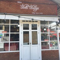 Miss Violet Vintage Shop ตลาดนัดรถไฟศรีนครินทร์