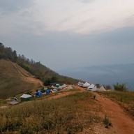 ม่อนเคียงดาว