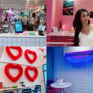 POOLTIME CAFE เอกมัย