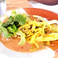 ใบเฟิร์นขนมจีนน้ำยากั้ง