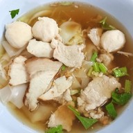ก๋วยเตี๋ยวหมูหมักกาดหลวง