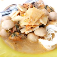 ใบเฟิร์นขนมจีนน้ำยากั้ง