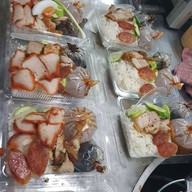 เมนูของร้าน ตาเกียบเตี่ย บะหมี่เกี๊ยว(ราชาบะหมี่หน้าวัดชมภูเวก)