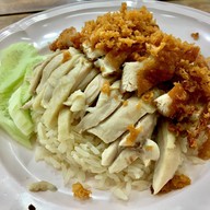 เมนูของร้าน เอก ข้าวมันไก่ประตูน้ำ ตรงข้าม รพ.หัวเฉียว