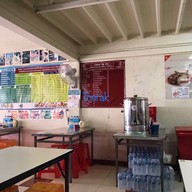 บรรยากาศ นิรันดร์มาม่าผัด เจ้าเก่า (รร.เรยีนา) เชียงใหม่แลนด์