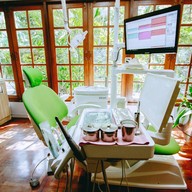 Dental Design Clinic & Lab เด็นตัลดีไซน์คลินิกและแลบ