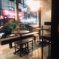 Jompol Boutique Cafe