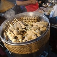 ถนนคนเดินหน้าวัดภูมินทร์