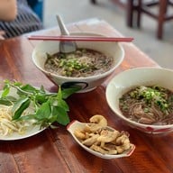 ก๋วยเตี๋ยวเรือ นายลือ คลองโยง
