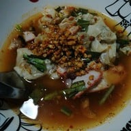 ราชาบะหมี่ เกี๊ยวปูหมูแดงอบน้ำผึ้ง