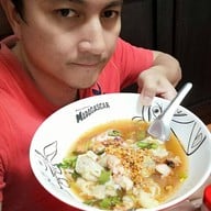 ราชาบะหมี่ เกี๊ยวปูหมูแดงอบน้ำผึ้ง