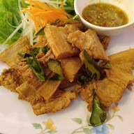 เมนูของร้าน ดอลร์ล่า มิวสิค By ครกแตก กาญจนบุรี