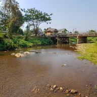 บรรยากาศ คำเพชรก๋วยเตี๋ยวโกงโต๋ง ฮางห้อยขา