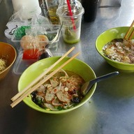 เมนูของร้าน โอเคเจ้าเก่า (เปงฮก) บะหมี่เกี๊ยว