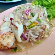 ข้าวต้มหัวปลา (เจ้าเก่าจากตลาดนางลิ้นจี่)