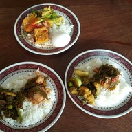 เมนูของร้าน ข้าวแกงแสนตุ้ง จันทบุรี