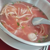 เมนูของร้าน เฮียปิง ก๋วยเตี๋ยวลูกชิ้นปลาหมึก หาดใหญ่