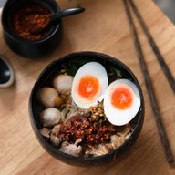 LL specialty coffee / matcha