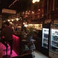 บรรยากาศ The Hare Cafe' and Bar