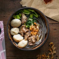 LL specialty coffee / matcha