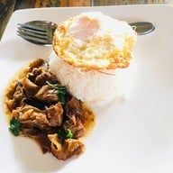 เมนูของร้าน นายสรรเนื้อตุ๋น
