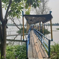 บรรยากาศ ก๋วยเตี๋ยวเป็ดในสวน