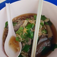 เมนูของร้าน ก๋วยเตี๋ยวเป็ดในสวน