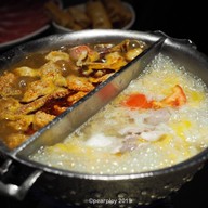 เมนูของร้าน 鼎王麻辣鍋