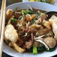 เมนูของร้าน ก๋วยเตี๋ยวเรือโกเหลียง มหาสารคาม