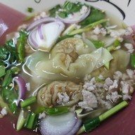 เมนูของร้าน ก๋วยเตี๋ยวลูกชิ้นปลาโบราณ