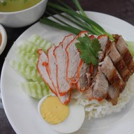 เจ๊นิด ข้าวมันไก่ตอน