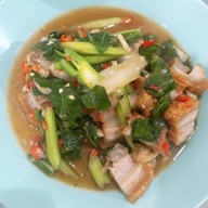 เมนูของร้าน หมี่กระเฉดเจ๊อ้อยตลาดพลู บางขุนนนท์24