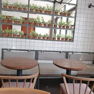บรรยากาศ OON Poshtel x Cafe