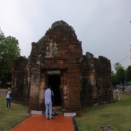 วัดกำแพงแลง