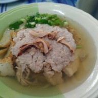 เมนูของร้าน ก๋วยเตี๋ยวบ้านบึง"เดย์"ซอย9 สาขา1