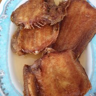 เมนูของร้าน ครัวเจ๊แมว ปากน้ำปราณ