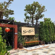 หน้าร้าน ส.น.ชล Bar&Bistro