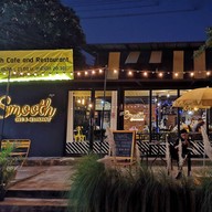 หน้าร้าน Smooth Cafe and Restaurant