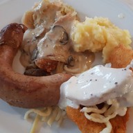 Auf der Au Garden บ้านแสงสิงห์