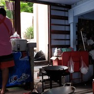 อาหารตามสั่ง ตรงข้ามอารีย์สัมพันธ์ 5