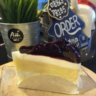 Monday Cafe' & Restaurant