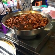 บรรยากาศ ก๋วยเตี๋ยวไก่มะระนายหาญ