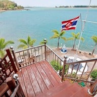 พระตำหนักกรมหลวงชุมพรเขตอุดมศักดิ์ แหลมสิงห์