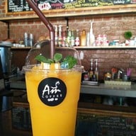 Monday Cafe' & Restaurant