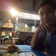 หน้าร้าน หมูสะเต๊ะ เฮียจุ๊ย